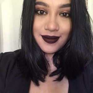 Meet your Posher, Carla